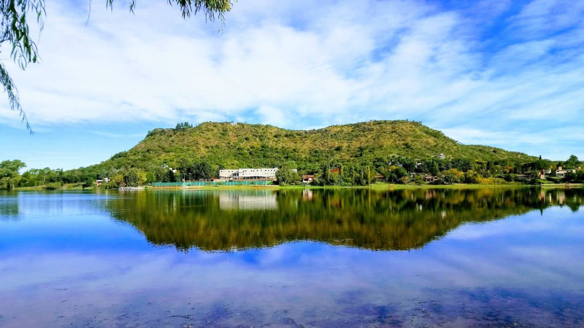 Villa del Dique se destaca como uno de los destinos más atractivos de todo Valle de Calamuchita. Villa del Dique se destaca como uno de los destinos más atractivos de todo Valle de Calamuchita.
