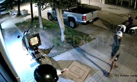 La moto fue recuperada minutos después a escasas cuadras del lugar La moto fue recuperada minutos después a escasas cuadras del lugar