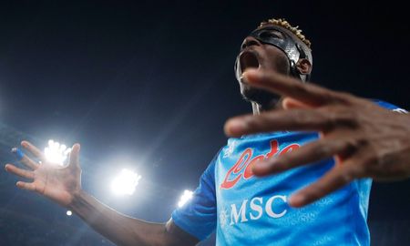 Napoli igualó con Udinese y se quedó con el título de Serie A después de 33 años. Napoli igualó con Udinese y se quedó con el título de Serie A después de 33 años.