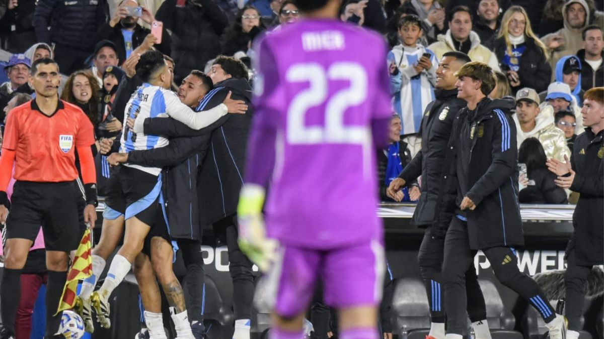 Thiago Almada iba a salir