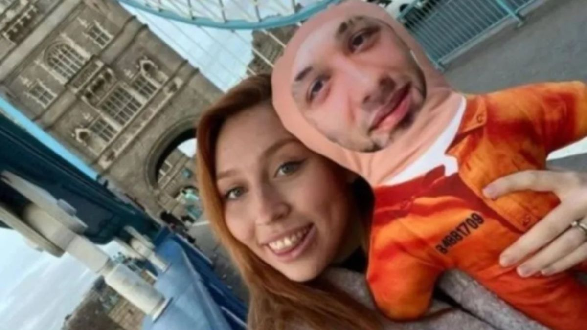 Una joven inglesa comenzó una relación virtual con un detenido a través de un sitio web. Ahora ella se mudará a Estados Unidos para contraer matrimonio.