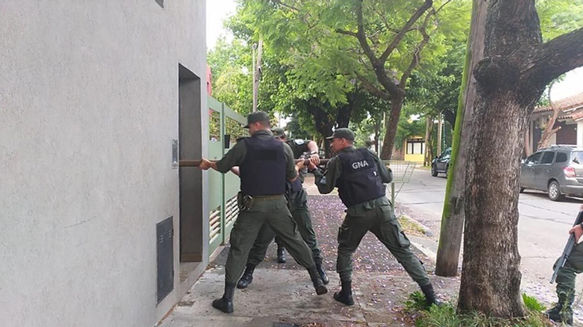 El clan Loza es originario de la provincia de Salta y tiene ramificaciones importantes en la provincia de Santa Fe.