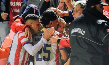 Unión encontró un empate agónico ante Talleres y depende de Gimnasia de Mendoza, para clasificarse a los playoffs. Unión encontró un empate agónico ante Talleres y depende de Gimnasia de Mendoza, para clasificarse a los playoffs.