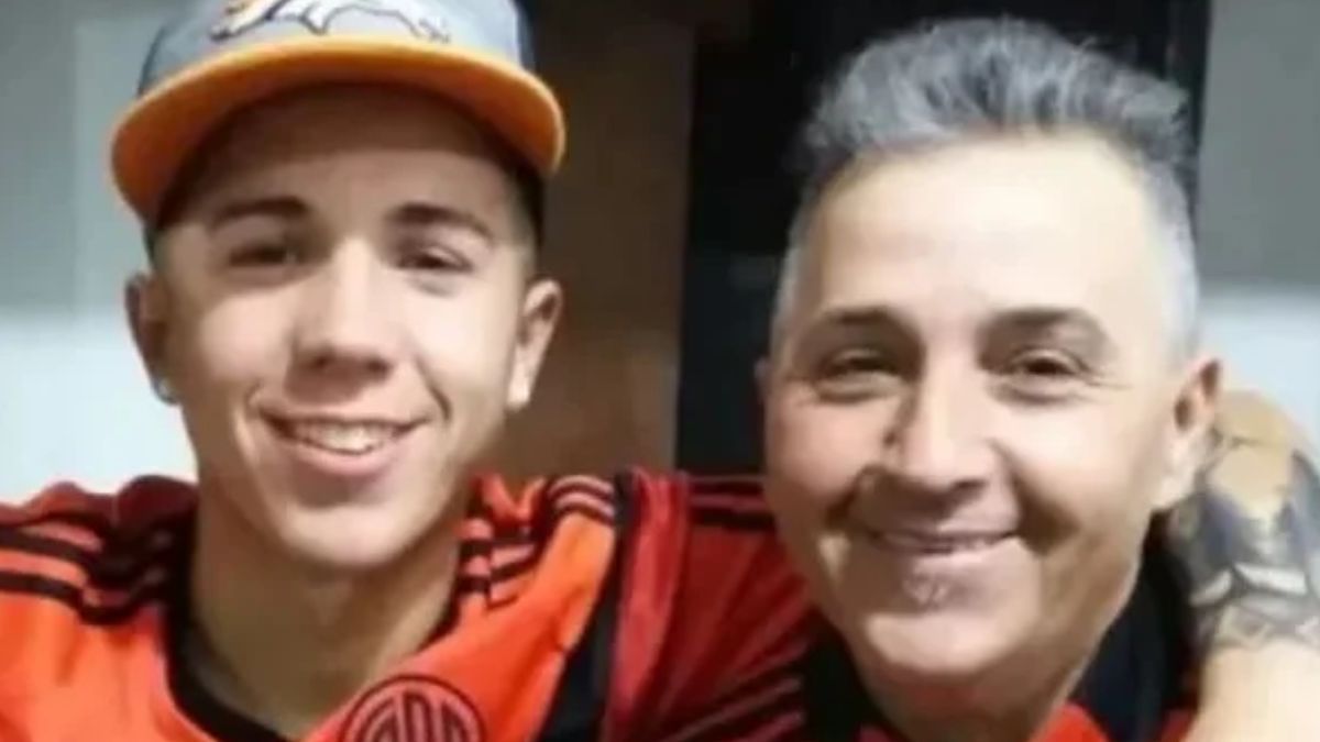 Enzo Fernández junto a su padre. Enzo Fernández junto a su padre.