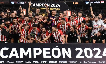 Estudiantes gritó campeón ante Vélez en Santiago del Estero. Estudiantes gritó campeón ante Vélez en Santiago del Estero.