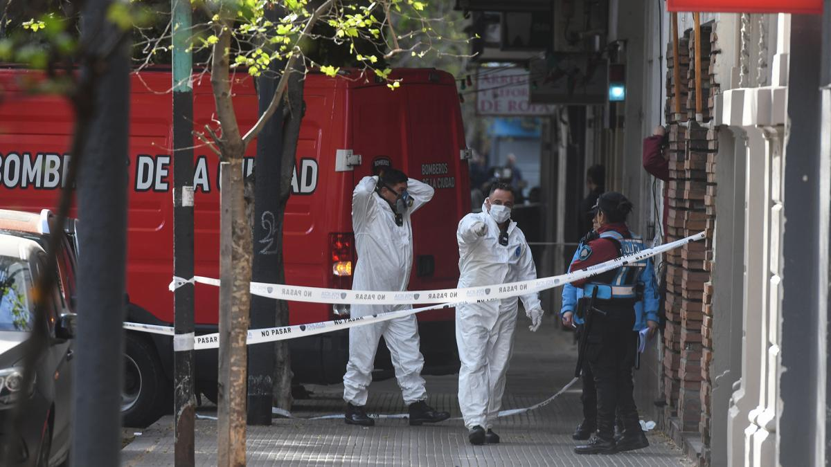 El doble crimen se produjo en zona sur de Rosario el sábado y este martes aprendieron al acusado
