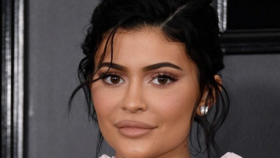 Kylie Jenner besó a su mejor amiga para recrear el momento de Madonna y Britney Spears en 2003