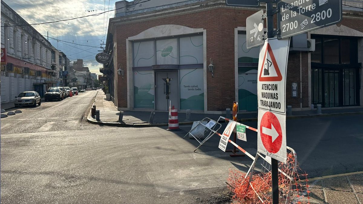 El plan de bacheo continúa este domingo en diversos puntos de la ciudad de Santa Fe.&nbsp;