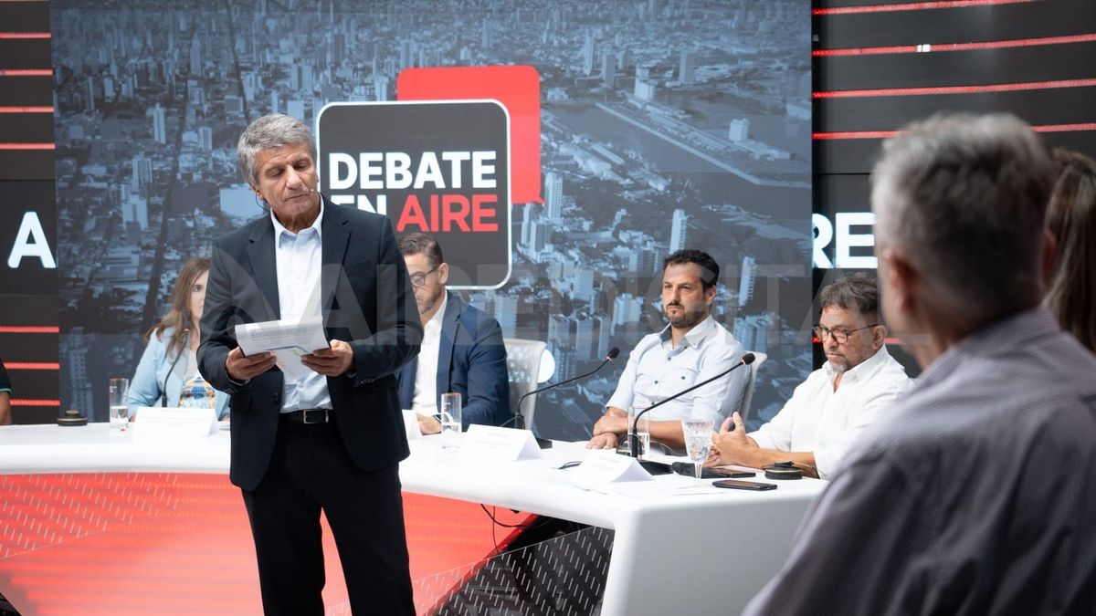 AIRE convocó a todos los actores involucrados para poner en debate la posibilidad de aplicar el horario corrido para el sector comercial en Santa Fe.