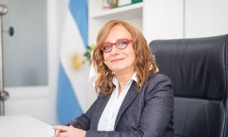 La defensora del Público de Comunicación Audiovisual, Miriam Lewin, dio detalles del lanzamiento de Nodio, un nuevo observatorio dedicado a registrar, analizar y prevenir el caudal de informaciones y contenidos maliciosos y falsos en los medios de comunicación masivos. La defensora del Público de Comunicación Audiovisual, Miriam Lewin, dio detalles del lanzamiento de Nodio, un nuevo observatorio dedicado a registrar, analizar y prevenir el caudal de informaciones y contenidos maliciosos y falsos en los medios de comunicación masivos.