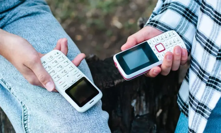 Los teléfonos con teclado físico ganan terreno entre los jóvenes argentinos que buscan desconectar de la rutina digital. Los teléfonos con teclado físico ganan terreno entre los jóvenes argentinos que buscan desconectar de la rutina digital.