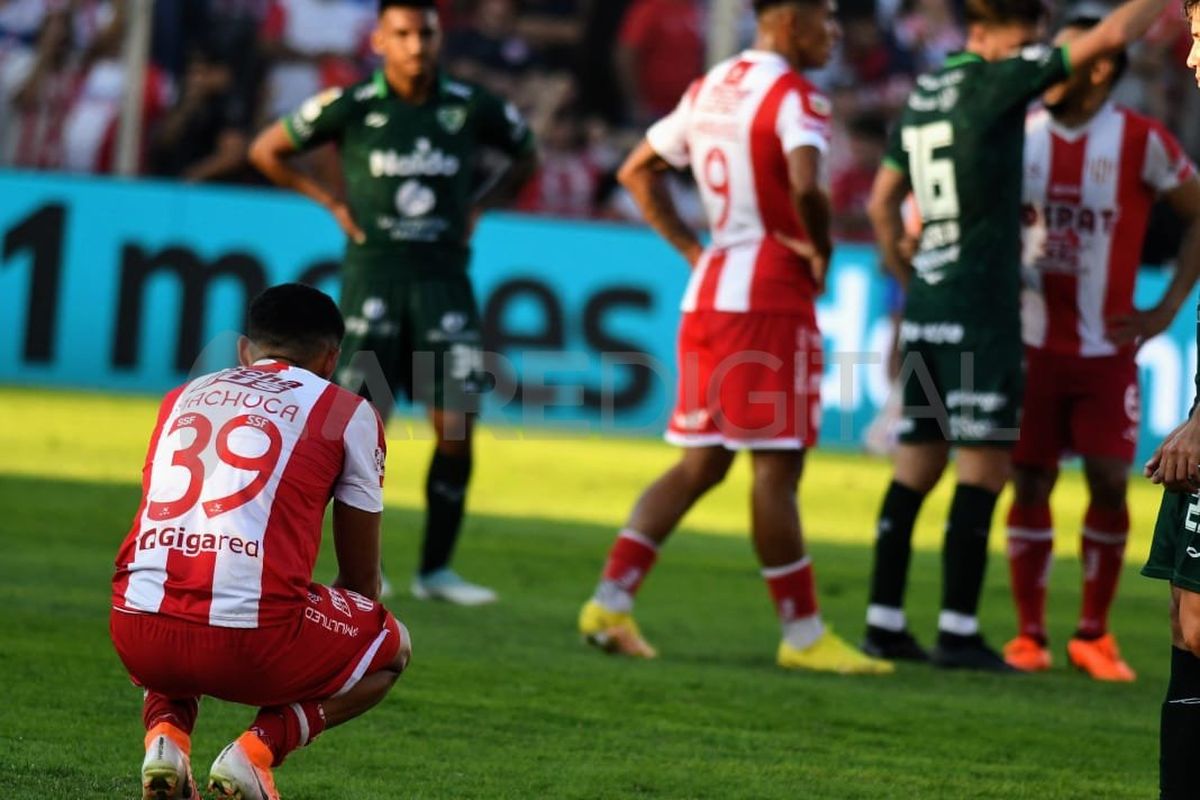 El Tatengue perdió 2-0 ante Sarmiento de Junín en el 15 de Abril.