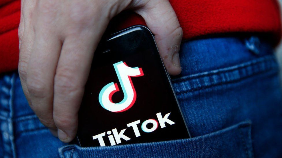 TikTok tiene unos 700 millones de usuarios al mes.
