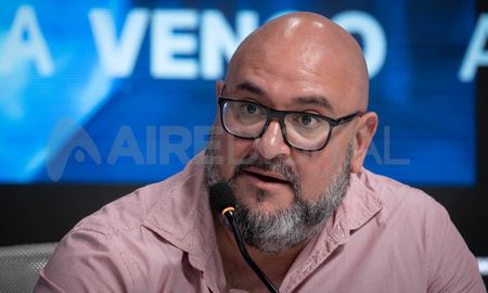 Carlos Suárez, concejal de la ciudad de Santa Fe, visitó los estudios de AIRE. Carlos Suárez, concejal de la ciudad de Santa Fe, visitó los estudios de AIRE.