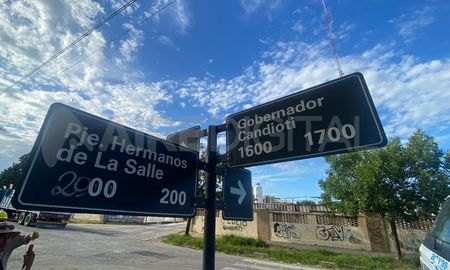 La circulación en esa zona de barrio Candioti Sur estaba interrumpida desde octubre de 2022 por la obra de ampliación de la planta potabilizadora. La circulación en esa zona de barrio Candioti Sur estaba interrumpida desde octubre de 2022 por la obra de ampliación de la planta potabilizadora.