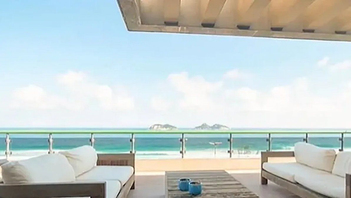 El departamento está sobre la playa de Barra da Tijuca.