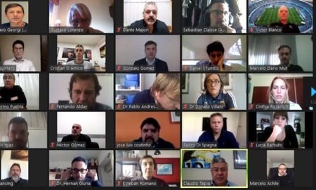 Este miércoles, dirigentes de AFA y expertos de la salud terminarán de darle forma al protocolo sanitario que haga posible la vuelta de los planteles a los entrenamientos. Este miércoles, dirigentes de AFA y expertos de la salud terminarán de darle forma al protocolo sanitario que haga posible la vuelta de los planteles a los entrenamientos.