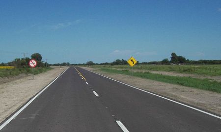 La ruta 11, que conecta Santa Fe con Chaco, es una de las vías de comunicación que deben controlarse en forma constante. La ruta 11, que conecta Santa Fe con Chaco, es una de las vías de comunicación que deben controlarse en forma constante.
