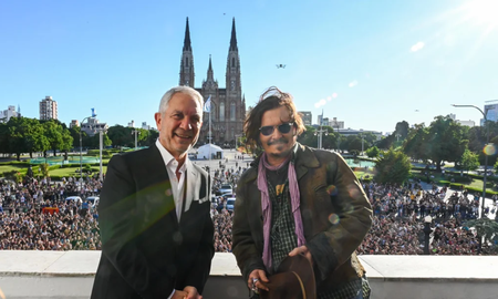 Johnny Depp fue declarado Visitante Ilustre de La Plata por Julio Alak. Johnny Depp fue declarado Visitante Ilustre de La Plata por Julio Alak.