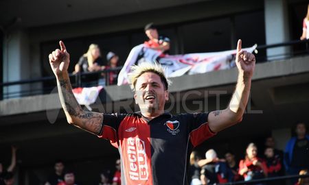 Los hinchas del Club Atlético Colón ya hacen cálculos para viajar por Sudamérica para acompañar al equipo durante su participación en la Copa Conmebol Libertadores. Los hinchas del Club Atlético Colón ya hacen cálculos para viajar por Sudamérica para acompañar al equipo durante su participación en la Copa Conmebol Libertadores.