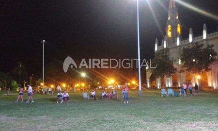 La proyección de las cintas comenzó minutos después de las 20.30 en la plaza Trucco. La proyección de las cintas comenzó minutos después de las 20.30 en la plaza Trucco.