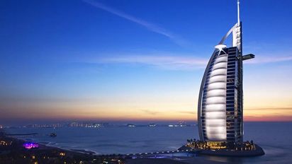 Incendio en el hotel Burj Al Arab de Dubái: un dron fue interceptado y provocó llamas en el hotel más lujoso del mundo