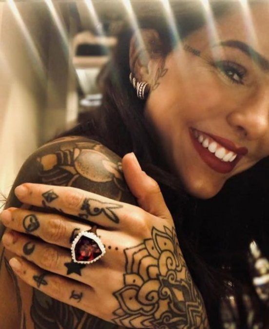 Cande Tinelli: “Orgullosa del cuadro que tengo en la espalda y cola”
