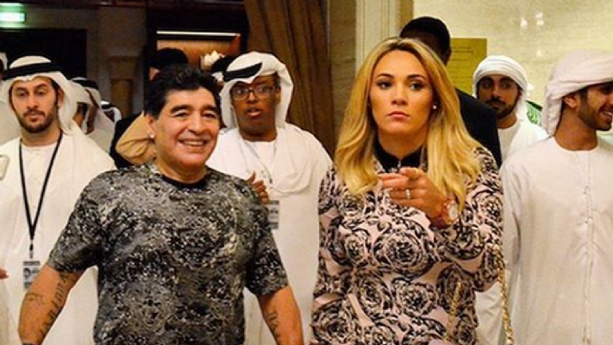 Las insólitas pertenencias de Rocío Oliva en los containers de Maradona que  llegaron de Dubai: Había juguetitos y...