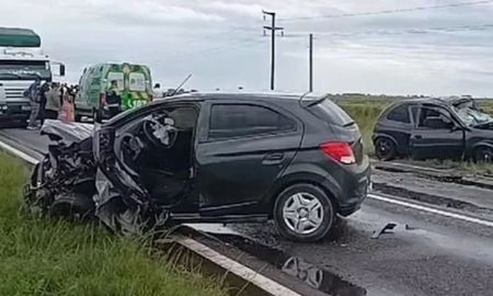 Así quedaron los dos vehículos que protagonizaron el accidente. Así quedaron los dos vehículos que protagonizaron el accidente.