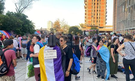 Este domingo, en la ciudad de Santa Fe se realizó la séptima Marcha del Orgullo, de la que participaron miles de personas. Este domingo, en la ciudad de Santa Fe se realizó la séptima Marcha del Orgullo, de la que participaron miles de personas.
