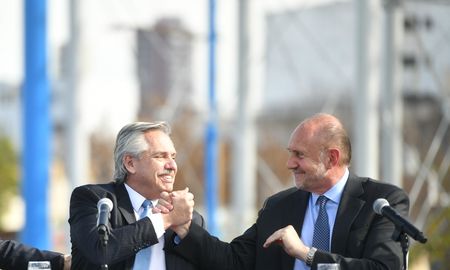 Alberto Fernández y Omar Perotti en la ciudad de Santa Fe. Alberto Fernández y Omar Perotti en la ciudad de Santa Fe.