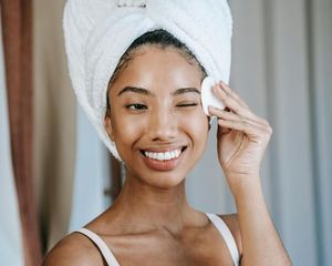 El viento y el frío otoñal resecan las zonas más delicadas del rostro. El viento y el frío otoñal resecan las zonas más delicadas del rostro.