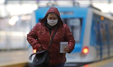 Según el parte difundido esta mañana, el total de casos confirmados en Argentina es de 122.524 (49,3% mujeres y 50,7% hombres).