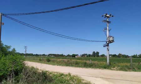 La Empresa Provincial de la Energía (EPE) desplegó un conjunto de obras de mejoras y mantenimiento sobre las regiones del corredor de la Ruta Provincial N°1 La Empresa Provincial de la Energía (EPE) desplegó un conjunto de obras de mejoras y mantenimiento sobre las regiones del corredor de la Ruta Provincial N°1