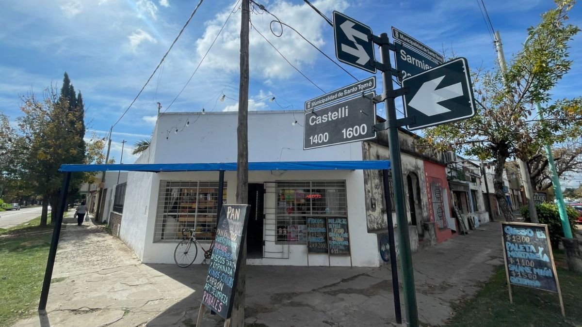 El robo ocurrió en el comercio ubicado en la esquina de Sarmiento y Castelli. El robo ocurrió en el comercio ubicado en la esquina de Sarmiento y Castelli.