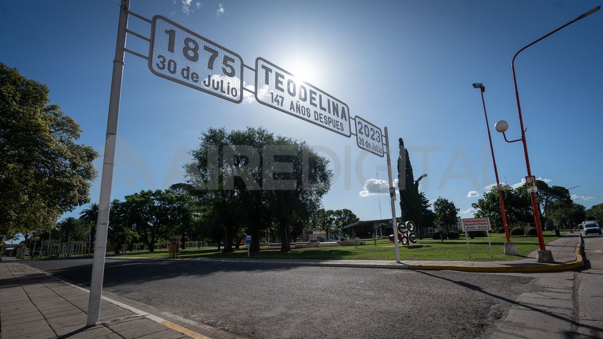 El pueblo tuvo su primer asentamiento en 1869 para terminar de fundarse en 1875. El pueblo tuvo su primer asentamiento en 1869 para terminar de fundarse en 1875.