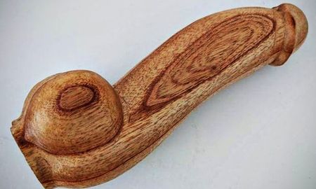 La cartera que conduce Vizotti resolvió comprar 10 mil penes de madera para Educación Sexual Integral y generó revuelo en las redes. La cartera que conduce Vizotti resolvió comprar 10 mil penes de madera para Educación Sexual Integral y generó revuelo en las redes.