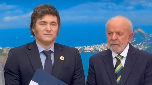 Milei ya está en Brasil para apoyar la candidatura de Flávio Bolsonaro y tensiona con Lula