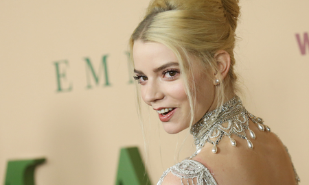 Anya Taylor-Joy, la protagonista de Gambito de dama, fue fotografiada besando al músico Malcolm McRae. Anya Taylor-Joy, la protagonista de Gambito de dama, fue fotografiada besando al músico Malcolm McRae.
