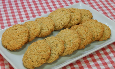 Galletitas de coco listas en 15 minutos, ideales para la merienda. Galletitas de coco listas en 15 minutos, ideales para la merienda.