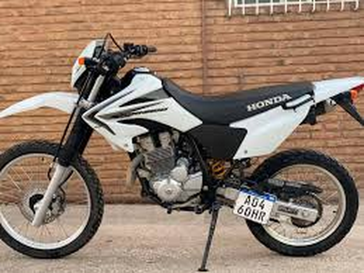 Honda Tornado blanca. Honda Tornado blanca.