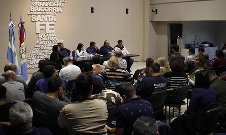 La Federación de Sindicatos de Trabajadores Municipales (Festram) resolvió un paro total de actividades para el próximo viernes 16 de mayo. La Federación de Sindicatos de Trabajadores Municipales (Festram) resolvió un paro total de actividades para el próximo viernes 16 de mayo.