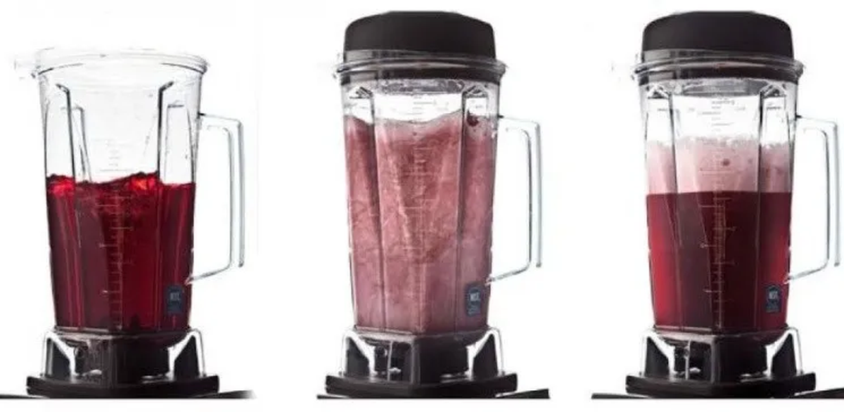 Colocar el vino en la licuadora para airearlo.