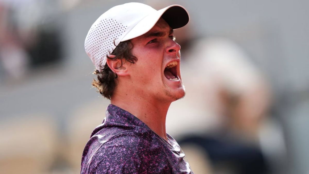 Joao Fonseca eliminó a Djokovic en un partido vibrante.