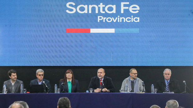 En el encuentro, el gobernador Perotti brindó los detalles en torno al cobro de la deuda que Nación mantiene con la provincia de Santa Fe.&nbsp;