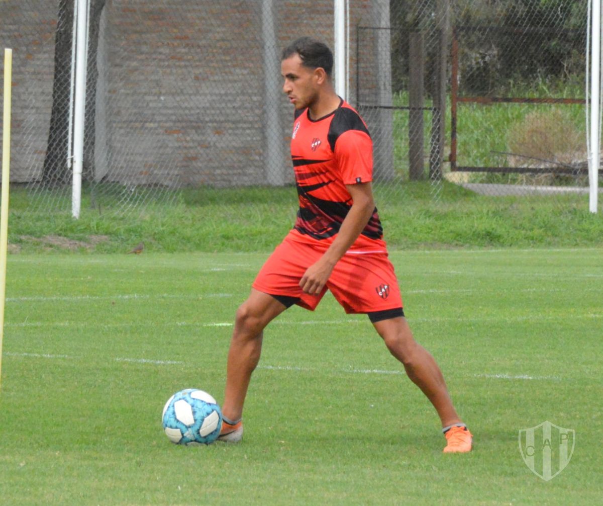 Tomás Cáceres, jugador de Patronato, relató en AIRE todo lo ocurrido este martes en el cierre del partido ante Barracas Central que terminó con cinco miembros del Patrón detenidos.