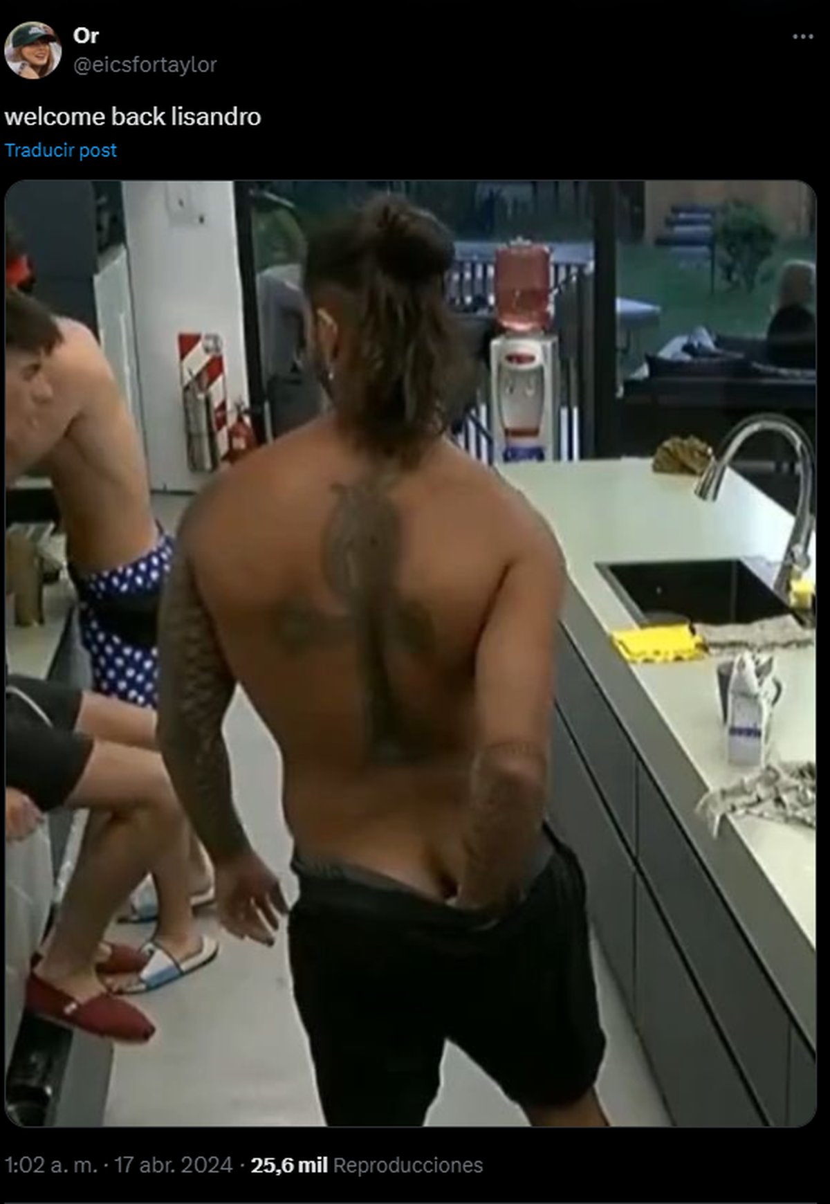 Lisandro Navarro en la cocina de Gran Hermano. Lisandro Navarro en la cocina de Gran Hermano.