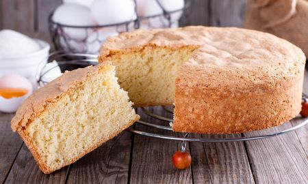 El bizcochuelo sin harina ni azúcar es tan delicioso como el tradicional y es muy sencillo de preparar. La receta, paso a paso, a continuación. El bizcochuelo sin harina ni azúcar es tan delicioso como el tradicional y es muy sencillo de preparar. La receta, paso a paso, a continuación.
