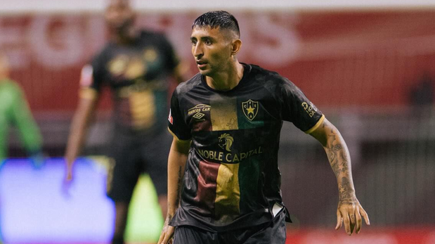 Bombazo en la Primera Nacional: Alan Ruiz fue presentado como nuevo jugador de Nueva Chicago