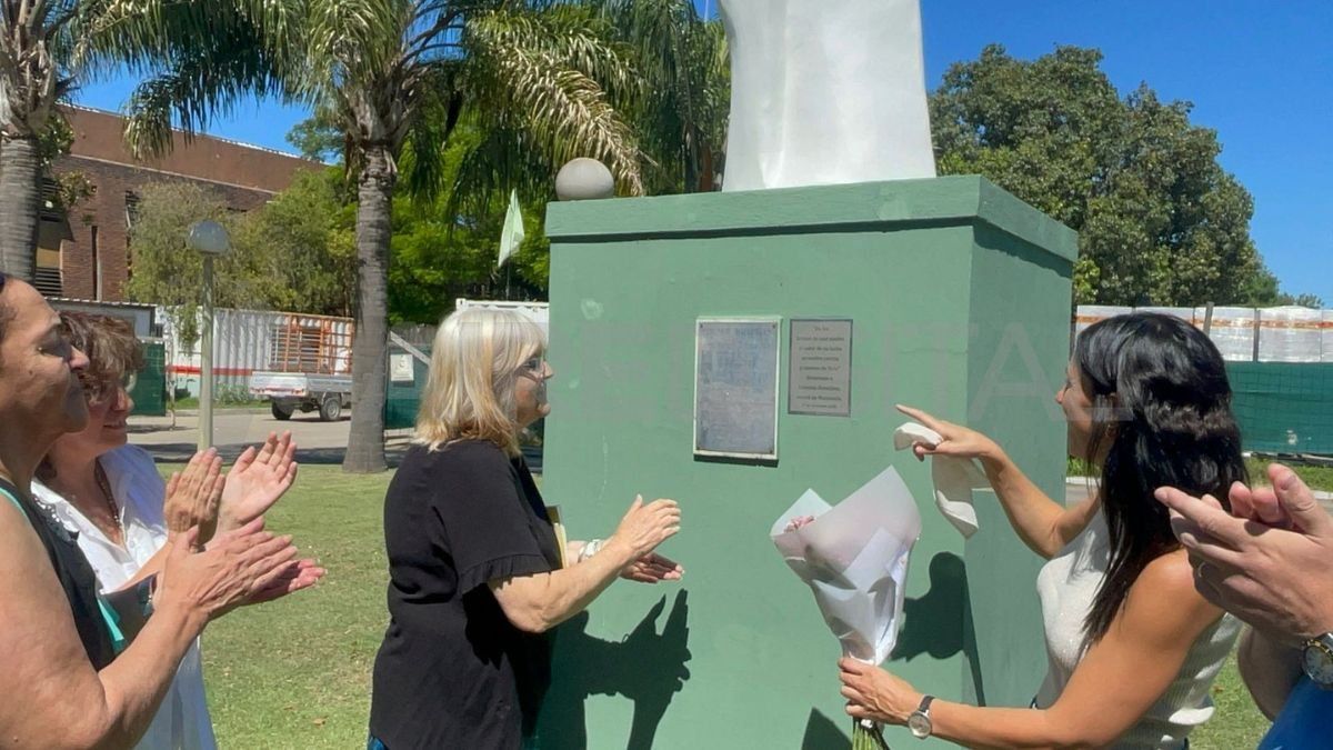 Con un reconocimiento a Graciela Brondino